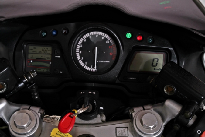 2002 Honda CBR 1100 XX 181464-842108.jpg 4